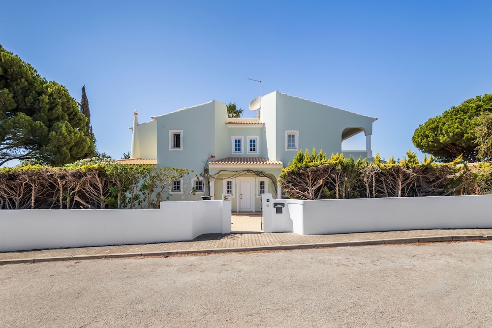 Villa Amendoeira in Olhos de gua