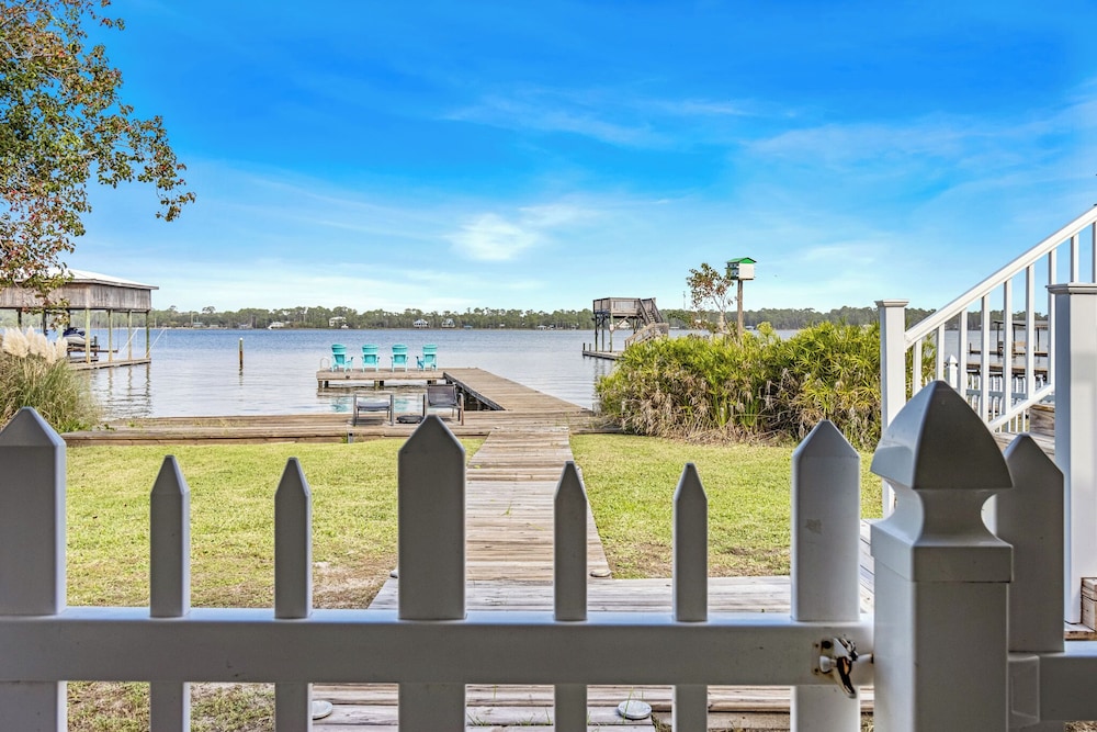 Serenity Shores by Southern Vacation Rentals