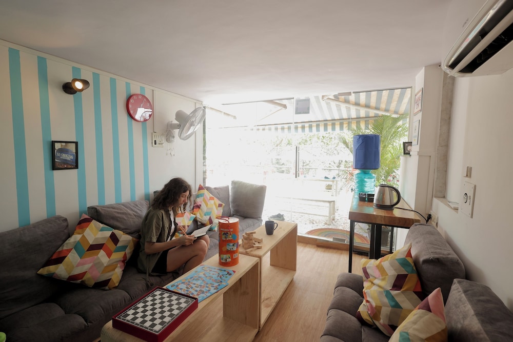 Locomo Hostel Mini - 9 mins from airport