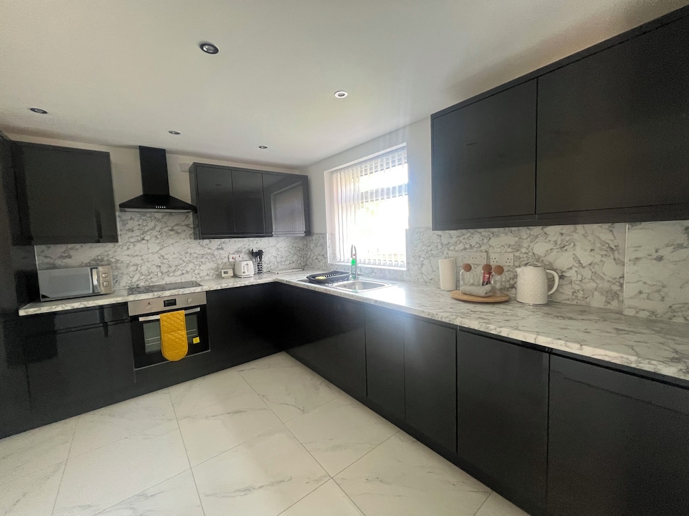 No 29 - Beautiful 4-bed House