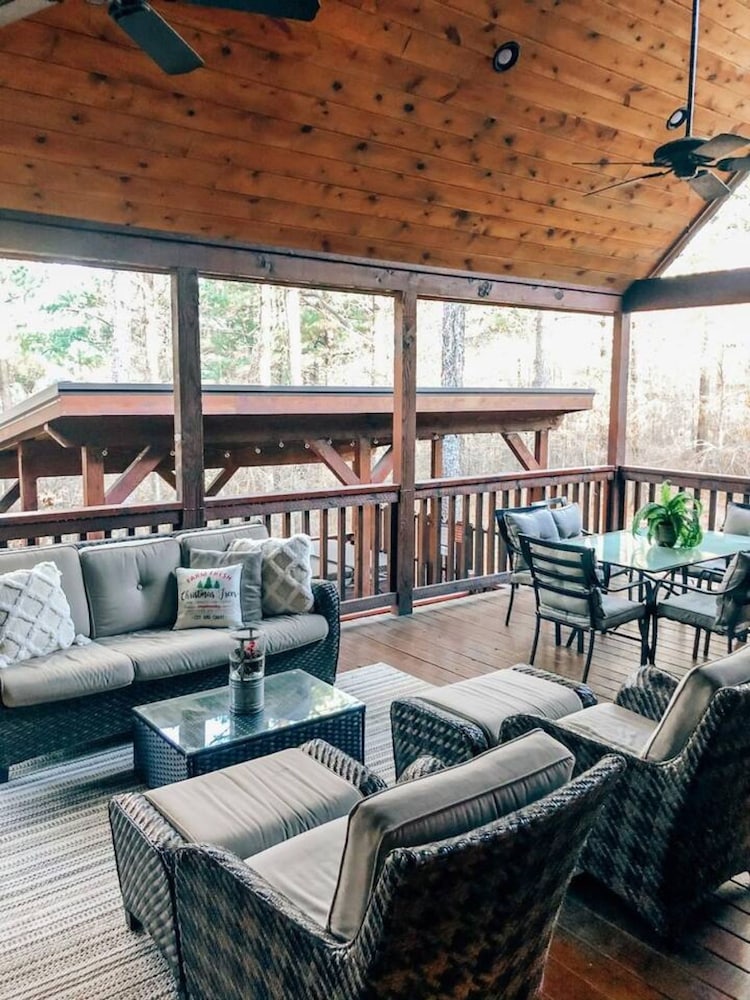 Stone Mountain Lodge Luxurious Rustic Retreat