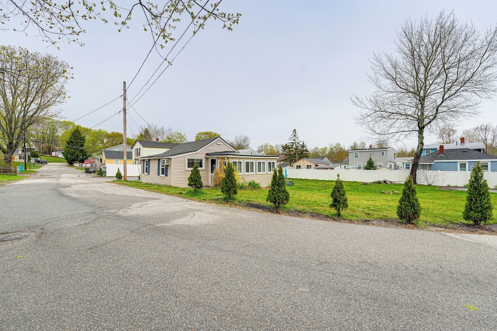 Large Yard: Walkable Cottage in Old Orchard Beach!