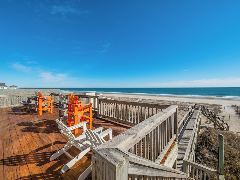 Paradise Palms by Topsail Realty