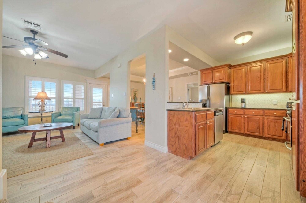 2 Homes, Sleeps 22 Steps to the Beach, Private Pool, Fire Pit, Balcony Views