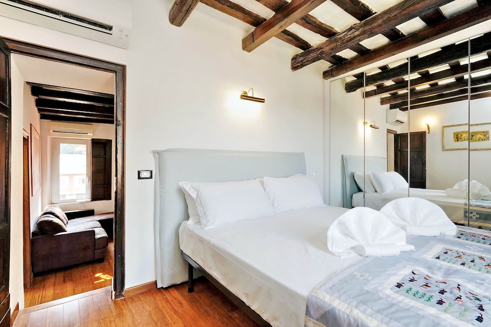 Garibaldi 2 - WR Apartments