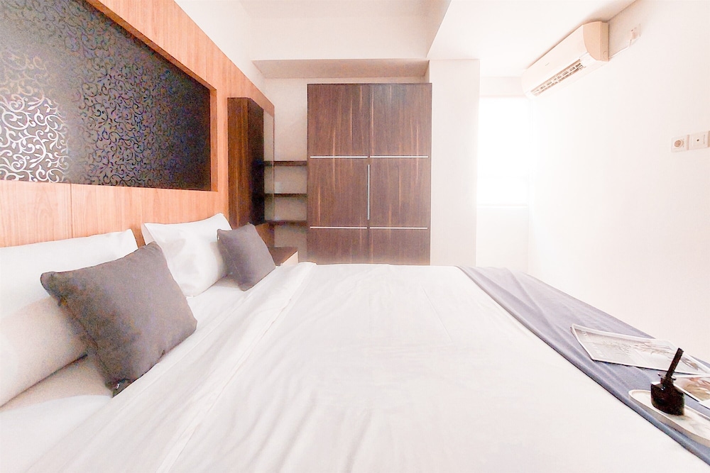 Good Deal And Comfy 1Br Apartment At Paramount Skyline