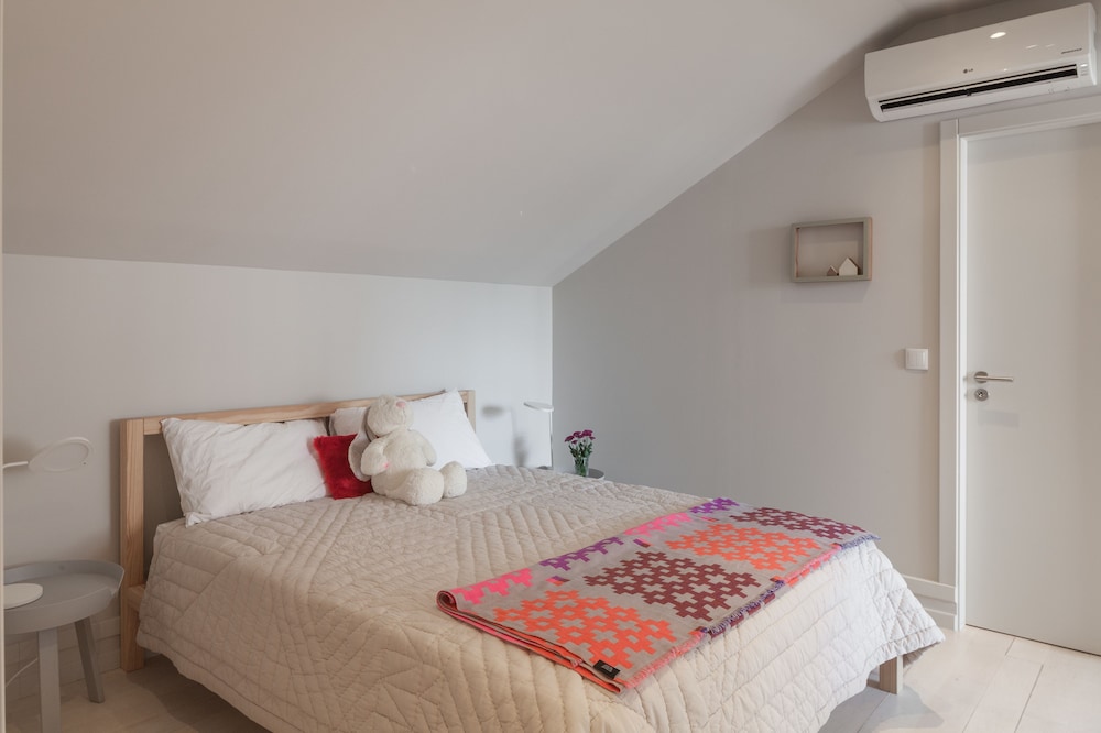 Bairro Alto Apartments by linc