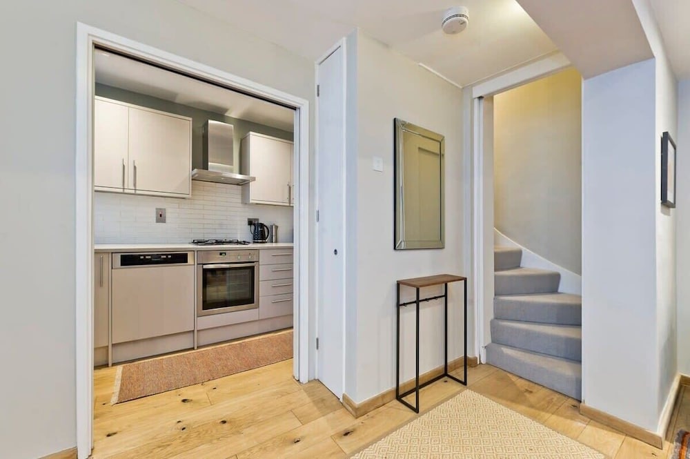 2 Bedroom Mews House, Marble Arch