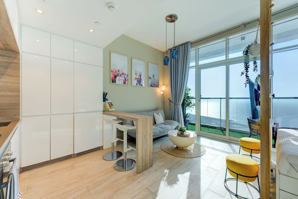HiGuests - Stunning sea view studio