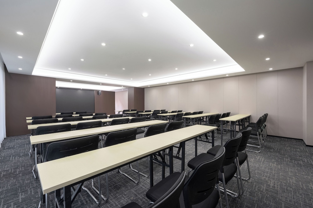 World Hotel Kaifeng Gulou Square Branch