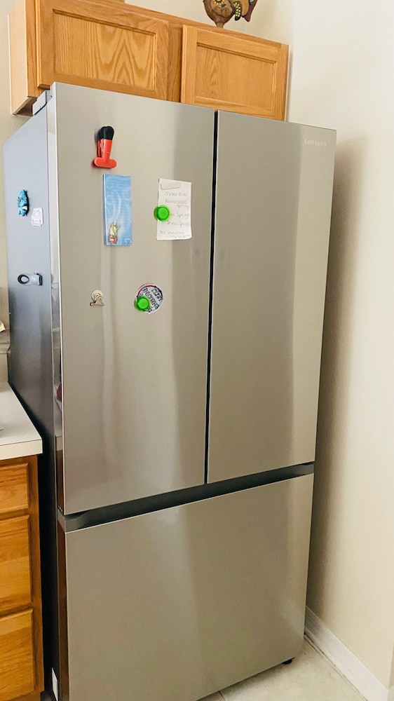 Near Beach-3br-sleeps6-patio-garden-parking-ac