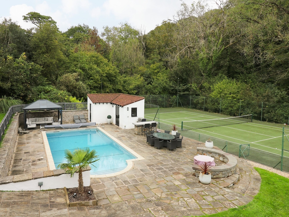 Glamorgan House