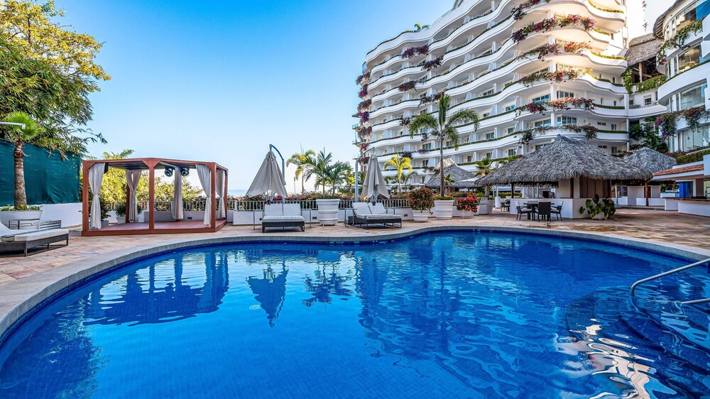 HOLT Grand Miramar Residences