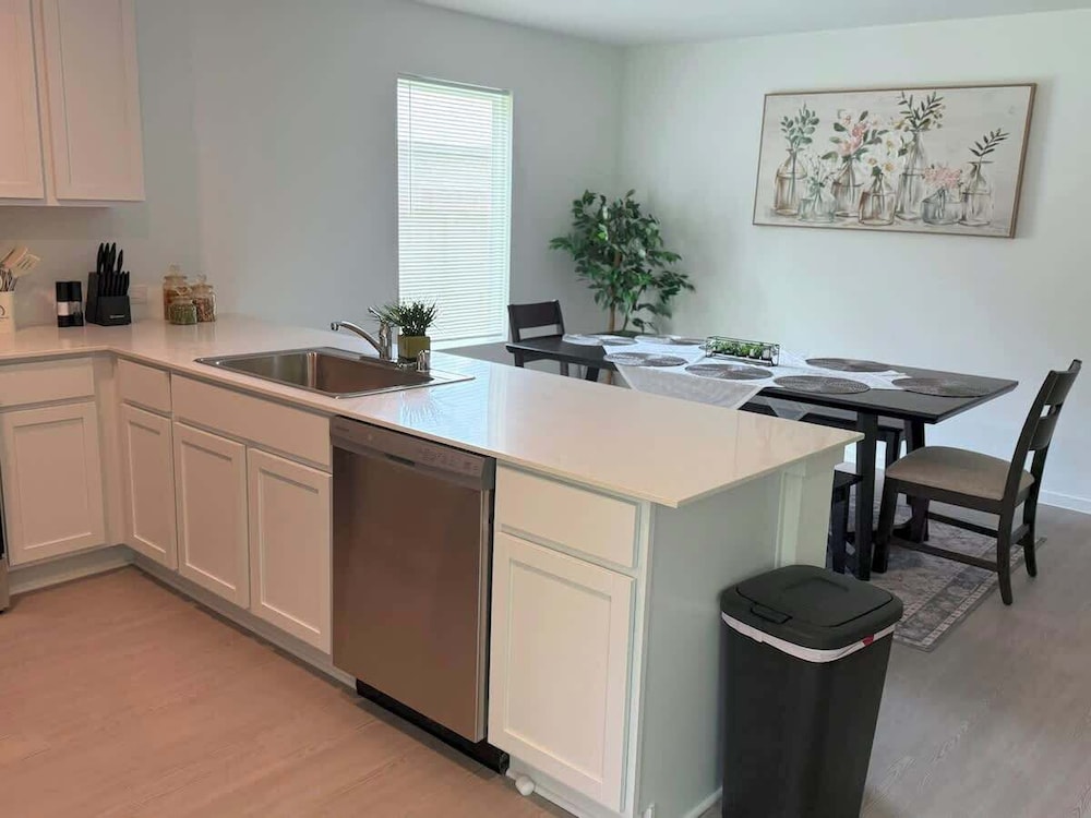 @ Marbella Lane - Tranquil Escape in Texas Pines