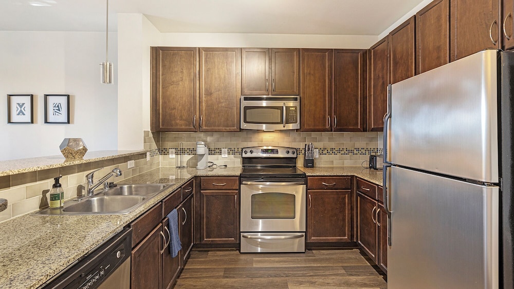 Landing Apartments - North Dallas