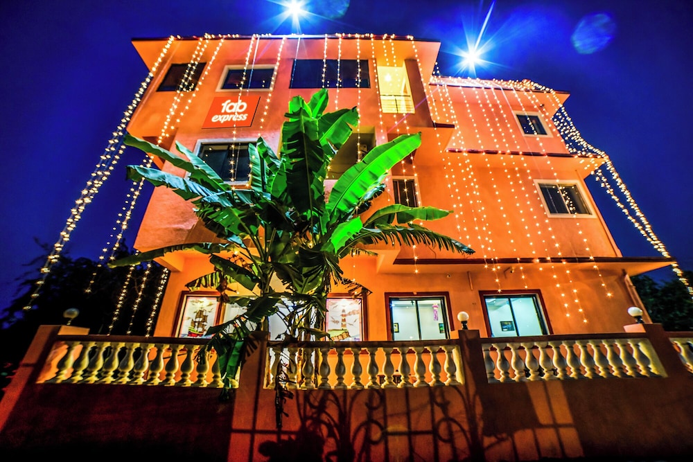 Hotel Spring Height Near Mall De Goa