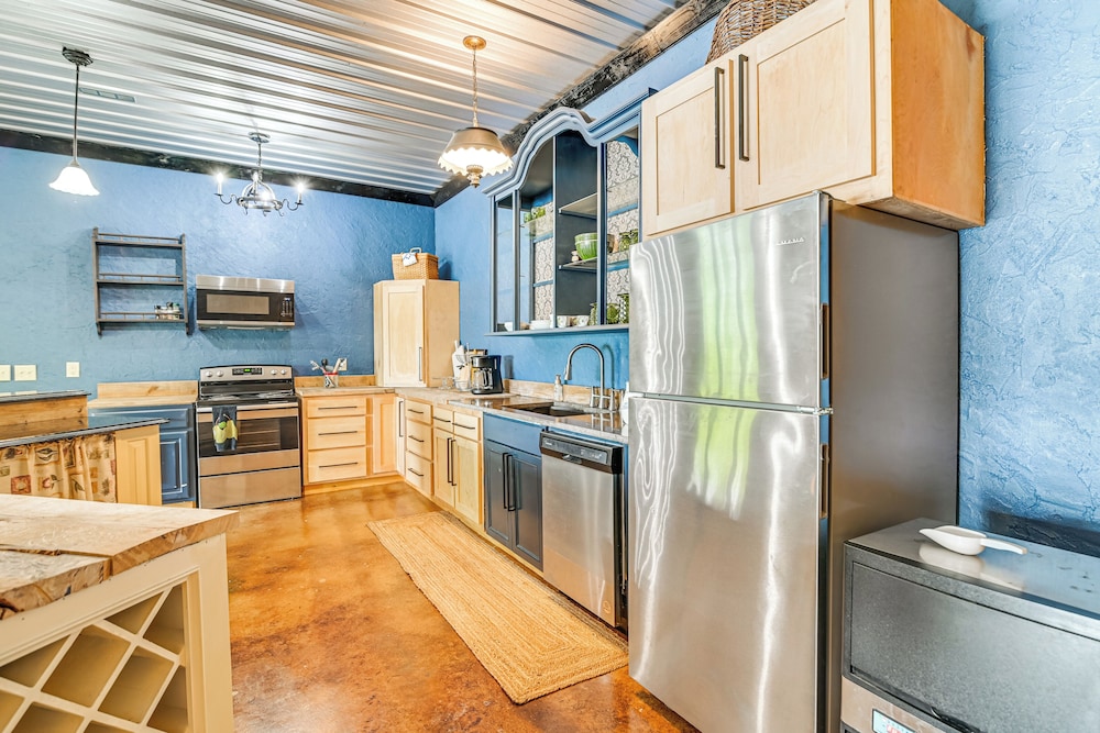 Upscale Getaway on Smith Lake w/ Boat Dock