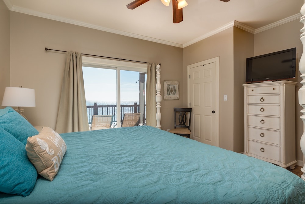 Sonny Side - Enjoy The Private And Personal Lot Space For More Family Beach Time. Unobstructed Views Of Water And Sky! 4 Bedroom Home by RedAwning
