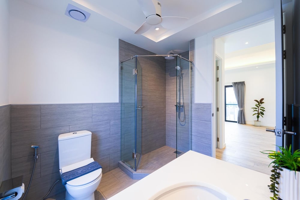 New Modern 3 Bedroom Villa MB35