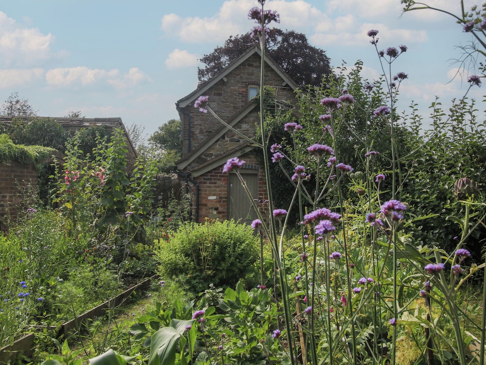 Foxholes Barn, photo 23