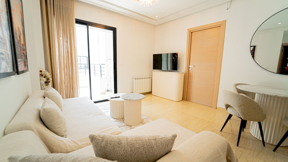 New Central and Luxury In Jardin de Carthage