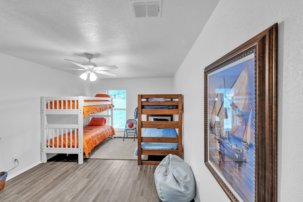 Lake House At Granbury 3 Bedroom Home