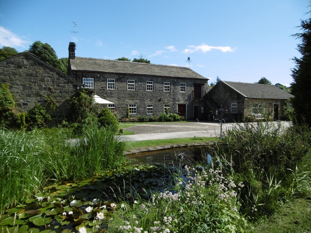 Hewenden Mill Holiday Homes