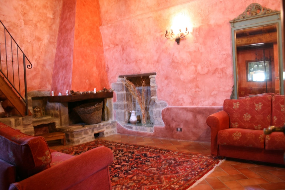 Wonderful private villa for 16 people with WIFI, private pool, TV and parking