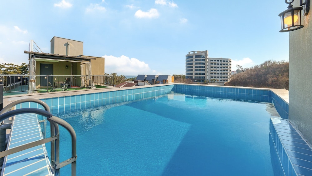 Gyeongju Gampo Laviangrose Pool Villa