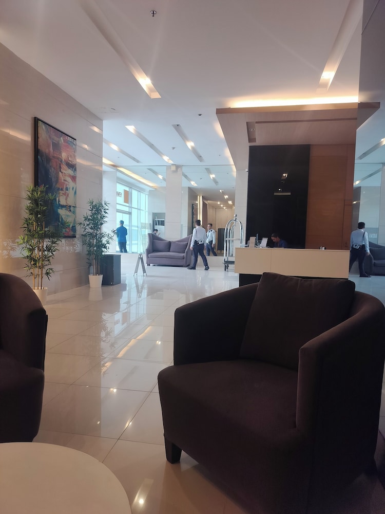 Luxurious 9th Floor Studio in Quezon City With Private Pool