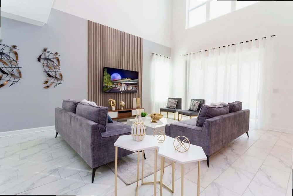 Luxe 5BR Villa Pool Game Room Minutes to Disney