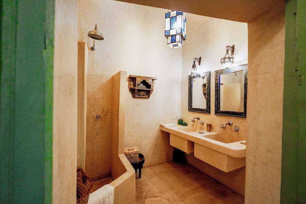 Riad dar ayur