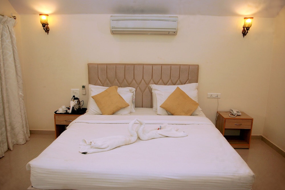 Morjim Holiday Beach Resort