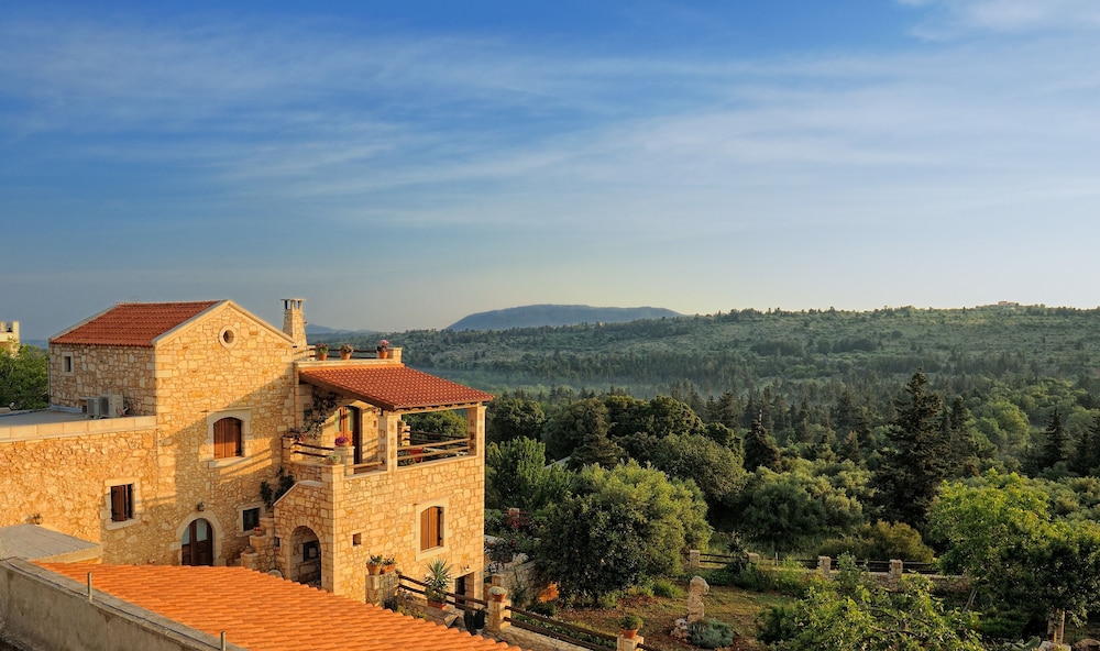 Hotel Strofilia Villas - Image 1