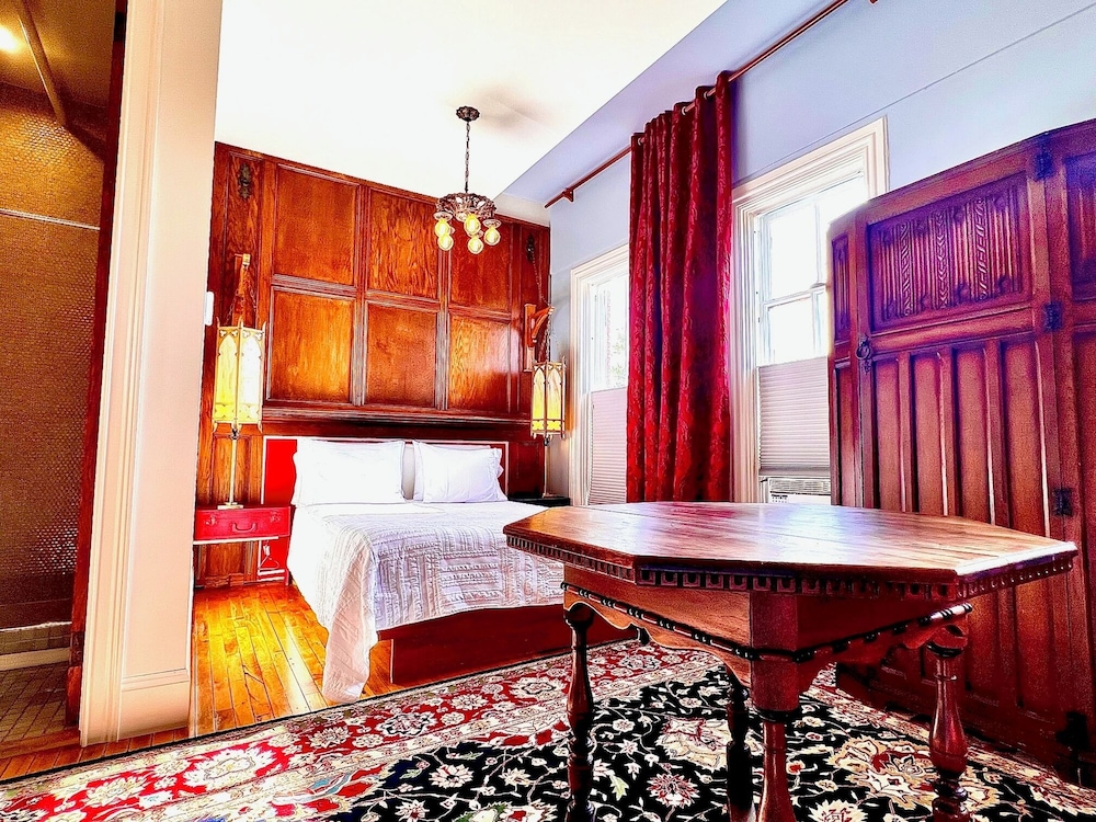 Hart House Hotel