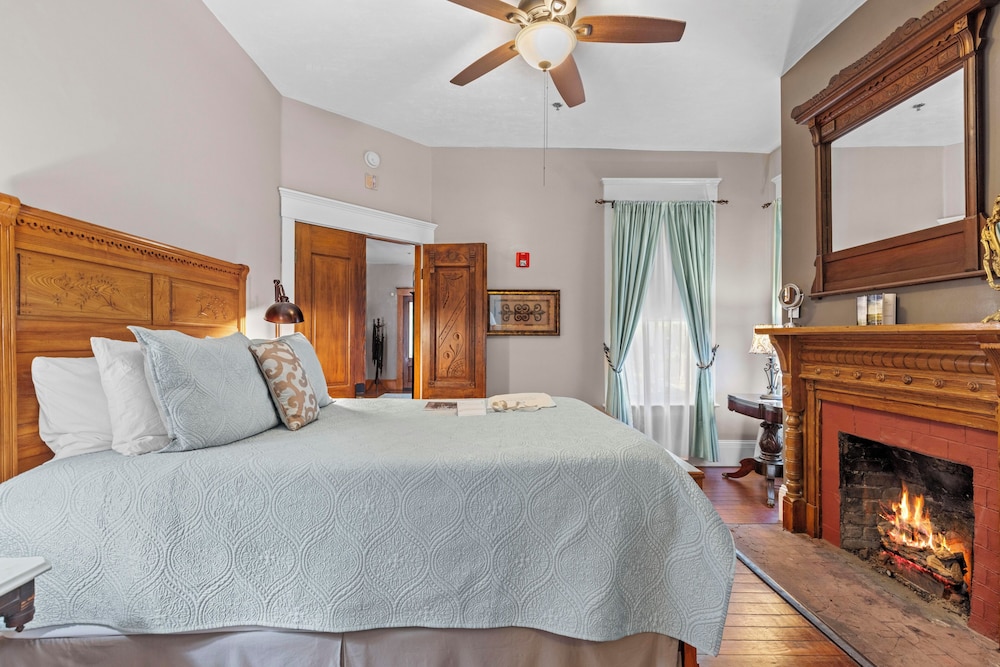 The Laurel Oak Inn Bed and Breakfast view 5