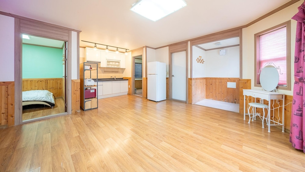 Chuncheon Namiseom pet Friendly Pension