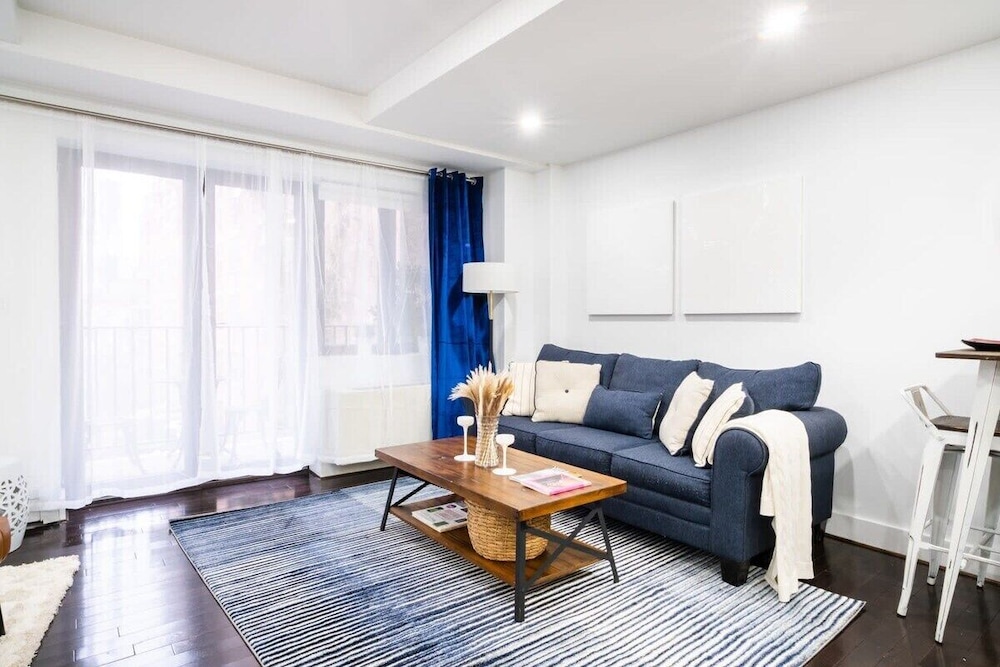 809 Midtown Apartments