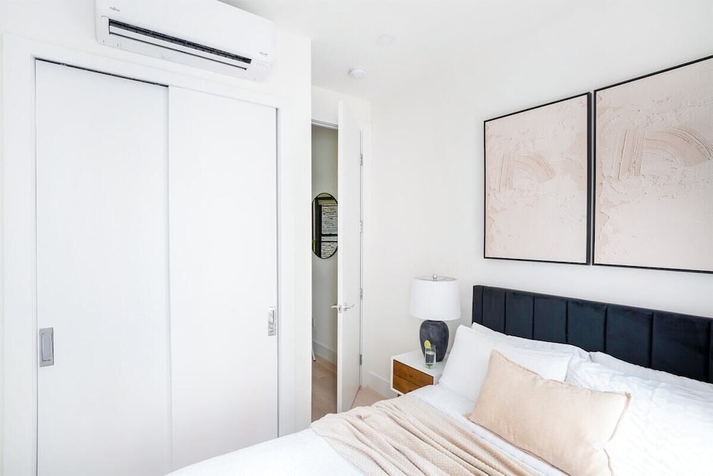 48 Midtown West Apt