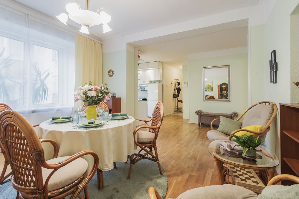 GM Apartment Staropimenovskiy 16