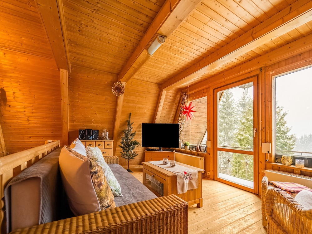 Cozy Forest Hideaway in Suhl