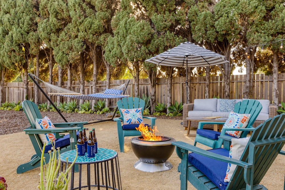 Hummingbird Haven by Avantstay Dog-friendly Near the Beach Huge Yard Hot Tub
