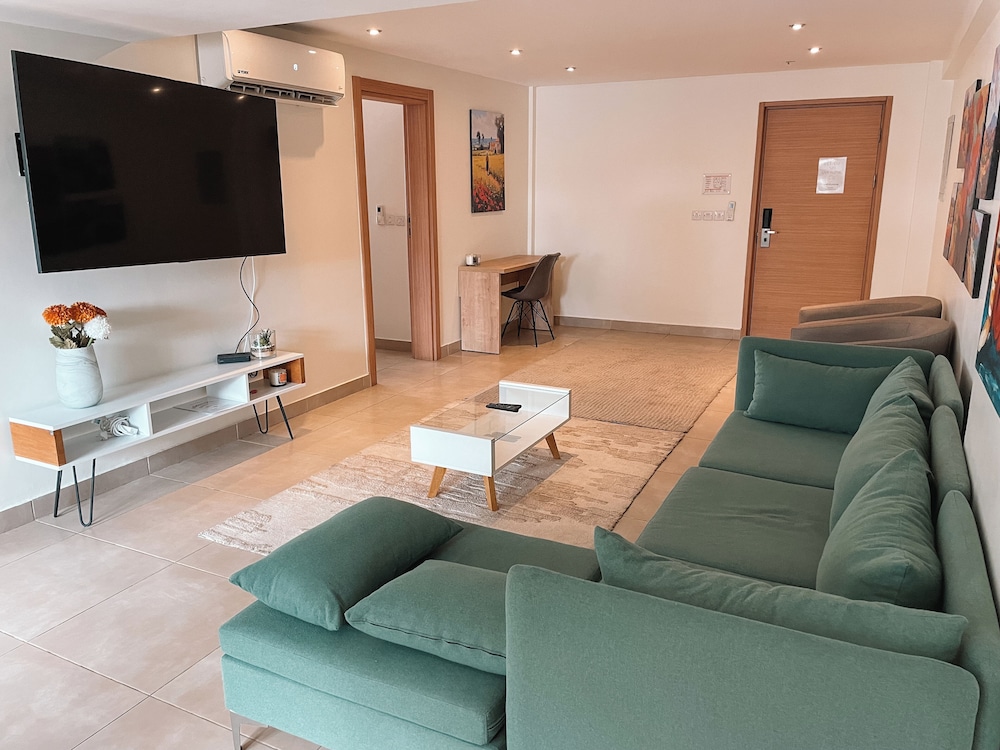Sky Suites Airport