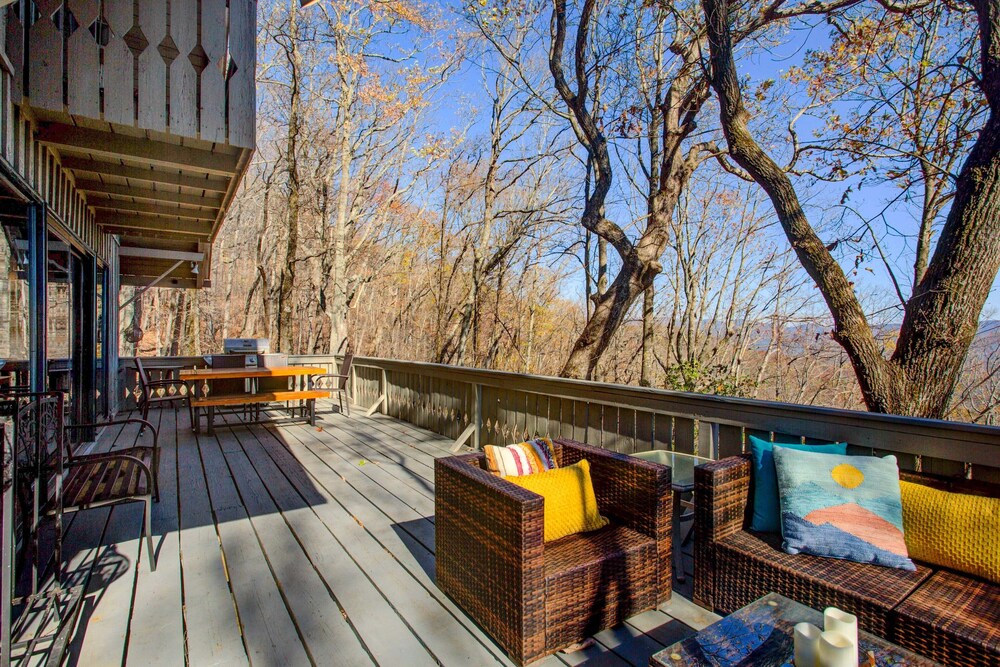 Quiet Mountain Getaway w/ Deck + Sweeping Views view 4