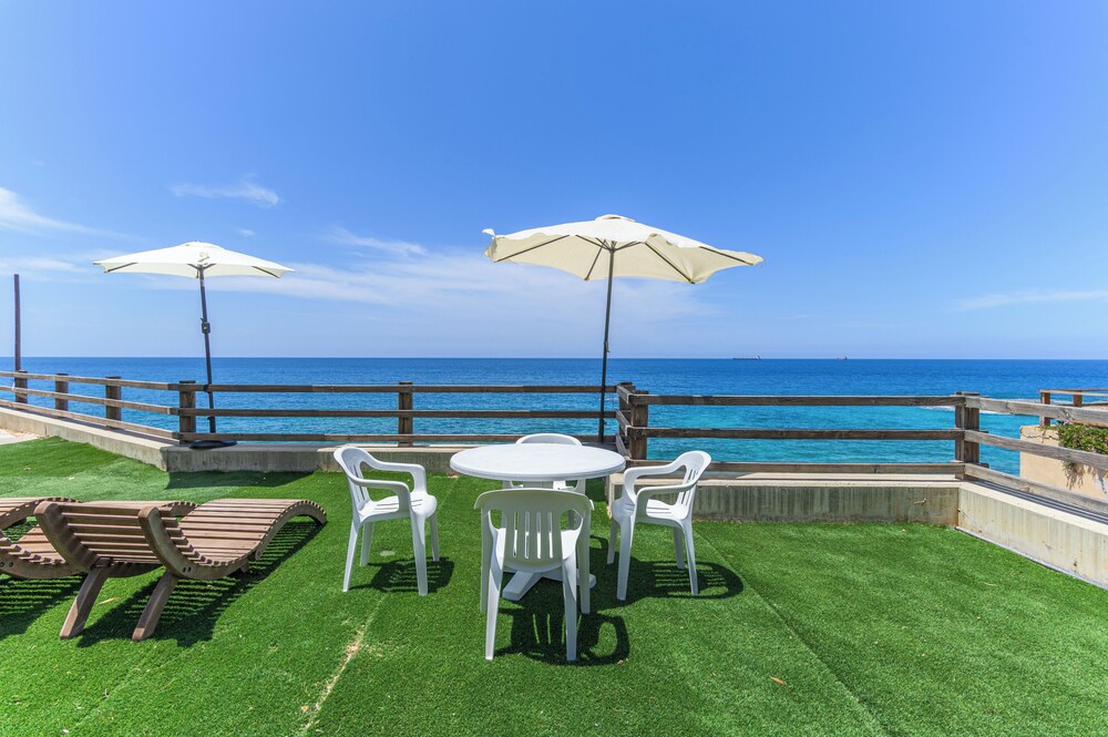 Sea Lofts-Kfar Abida Oceanfront Retreats