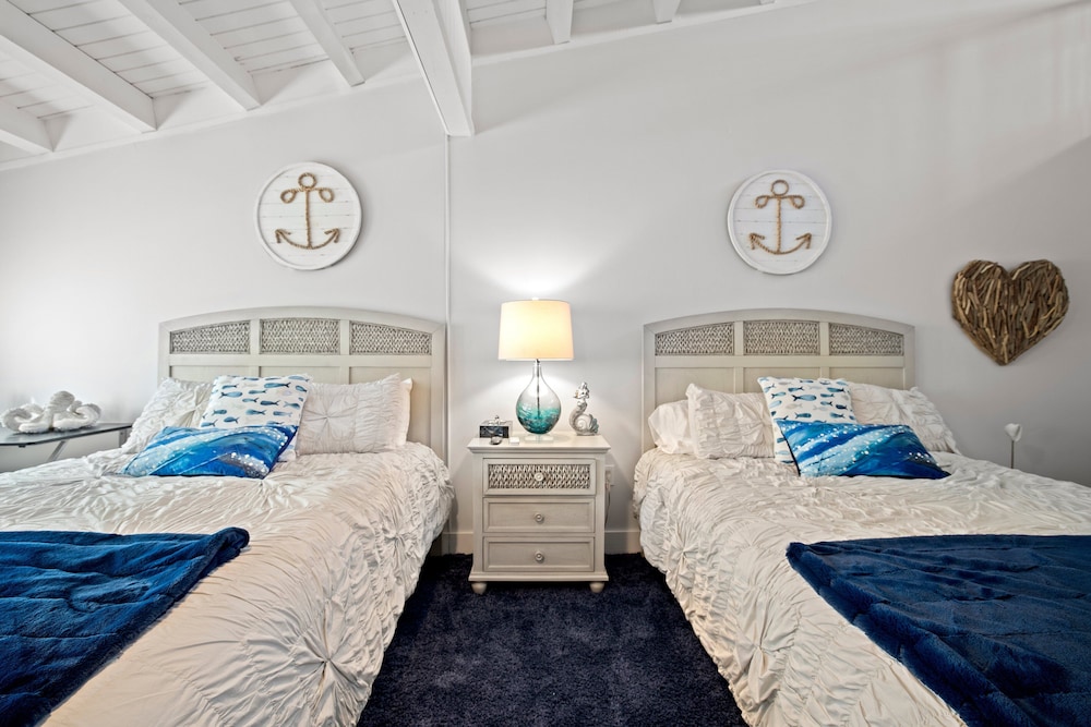 Executive Bay Club