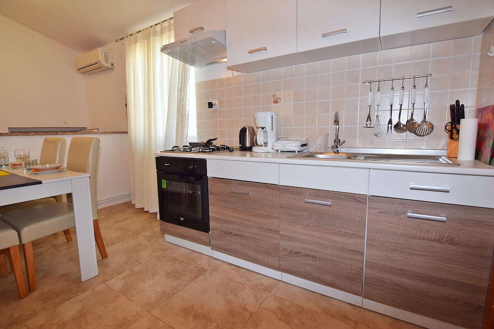 Apartments Jeromela