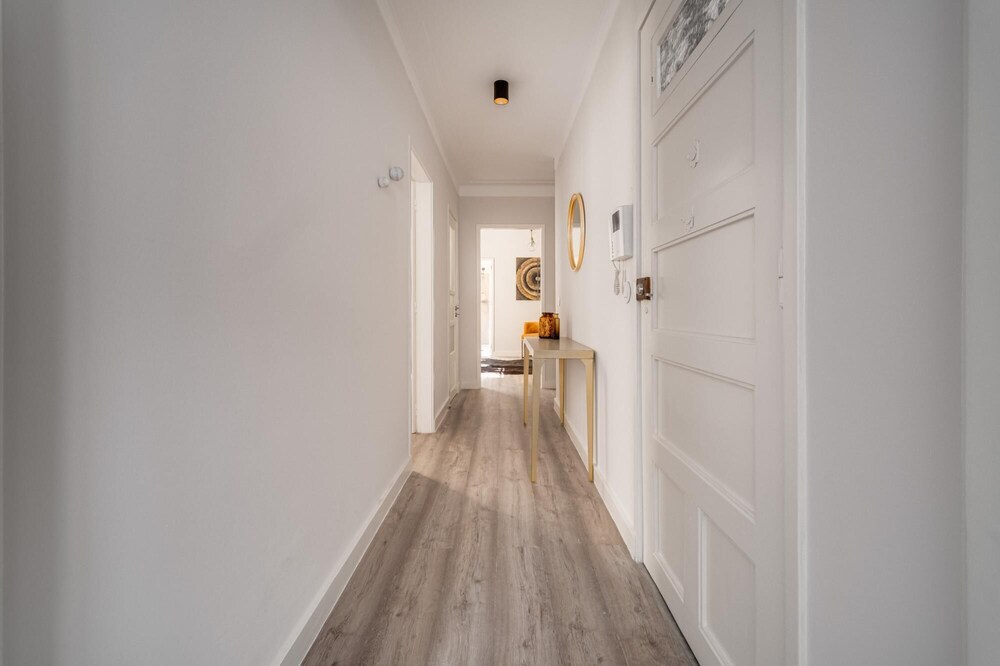 Nomad s By Sta Catarina Flats - 3bed Friends view 5