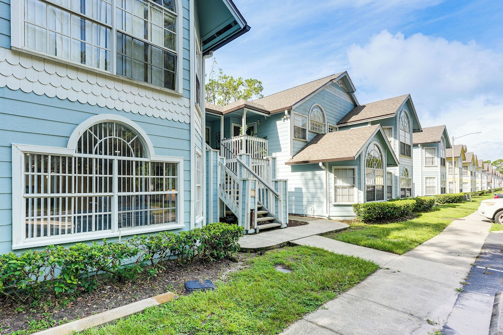 Florida Fun! Family Condo w/ Pool, 8 Mi to WDW