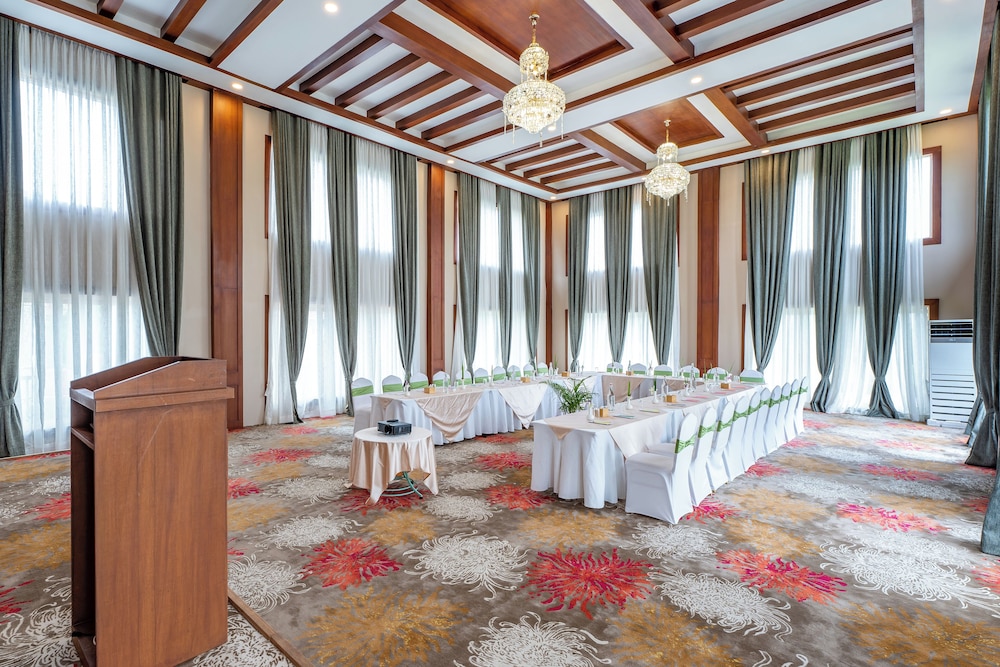 meeting & event spaces